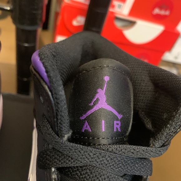 Nike Air Jordan 1 Mid Dark Iris Black White Shoes 554724-095 Youth & Men's Sizes - Picture 9 of 12